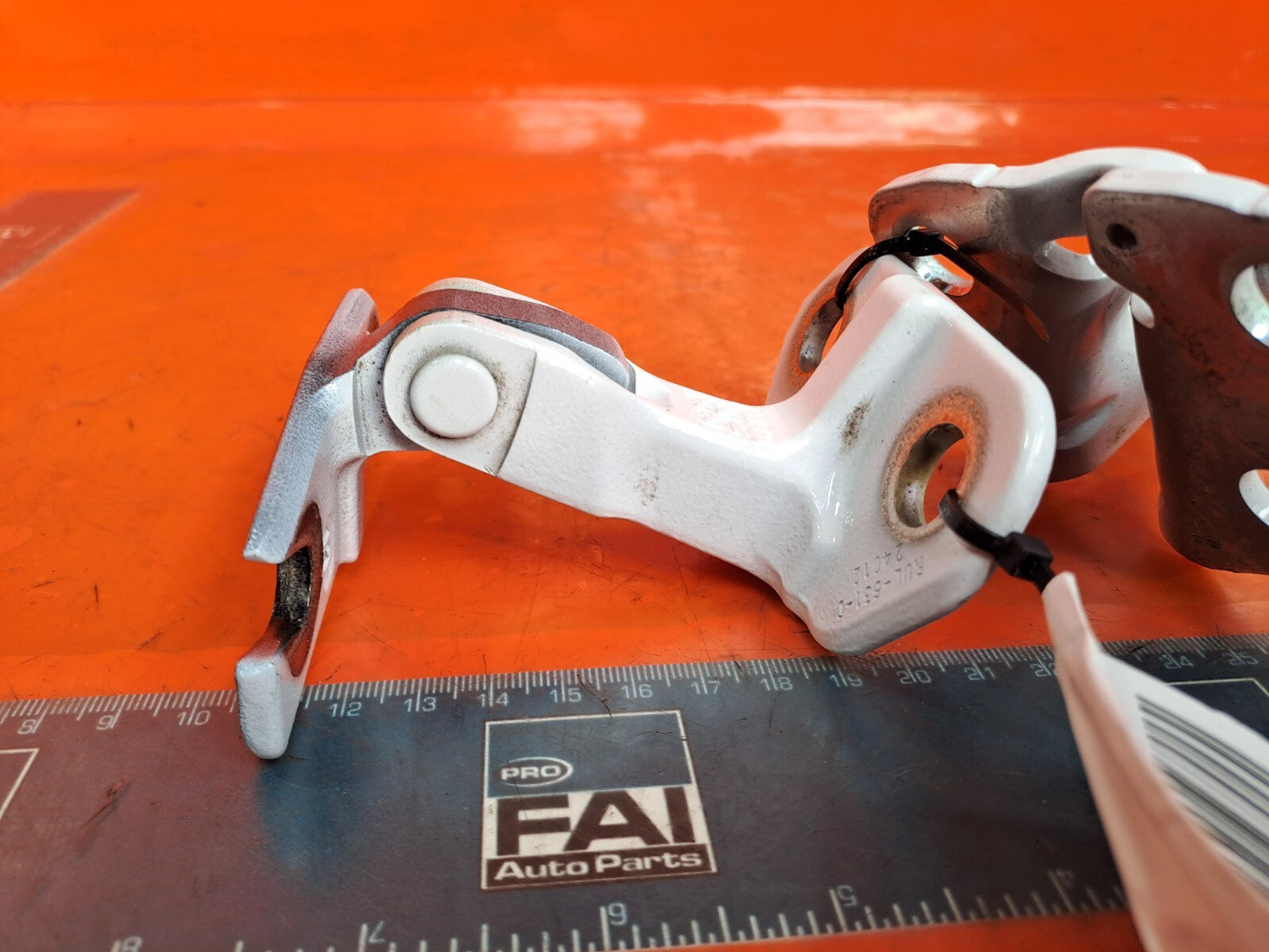 TESLA MODEL 3 LONG 2024 REAR RIGHT DOOR HINGES RUL-631-D Warranty A207 - Image 9