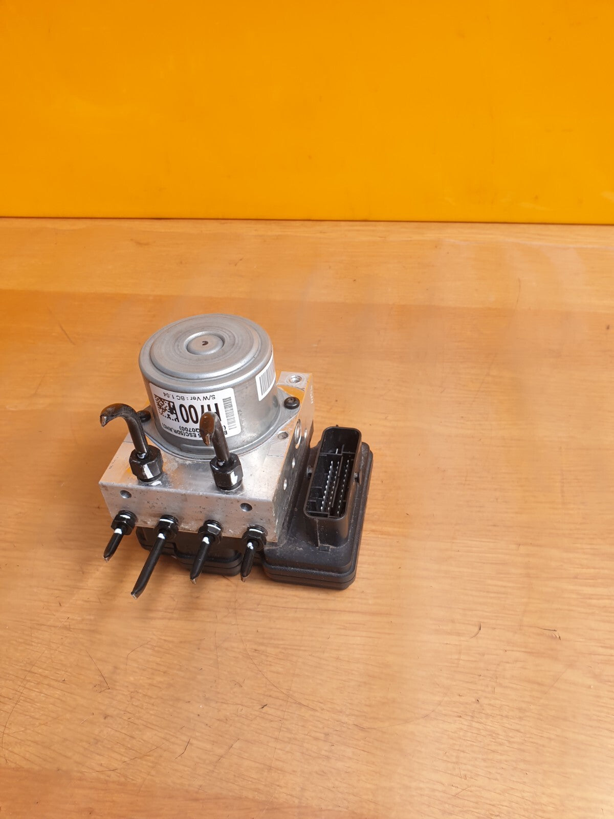 HYUNDAI I20 Ultimate 1.0 Petrol 2023 6 HYBRID ABS PUMP MODULATOR 58900Q0700 - Image 4