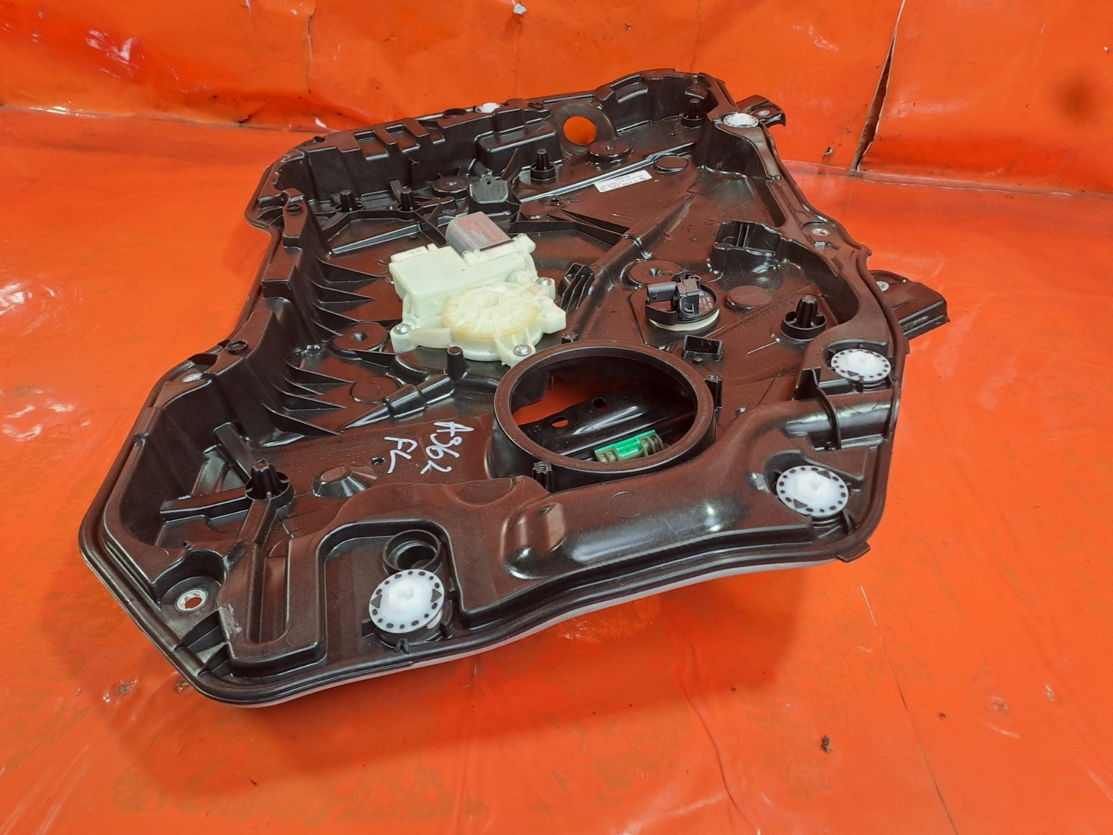 ebay-src:https://i.ebayimg.com/00/s/mtiwmfgxnjaw/z/lisaaesw7t5qbczz/$_57.jpg