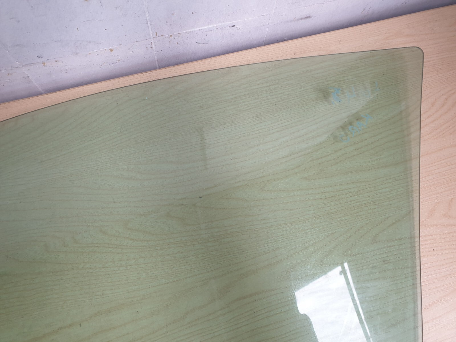 2020 SKODA KAROQ 1.0 TSI PETROL DOOR WINDOW GLASS FRONT RIGHT 575845202 A045 - Image 9