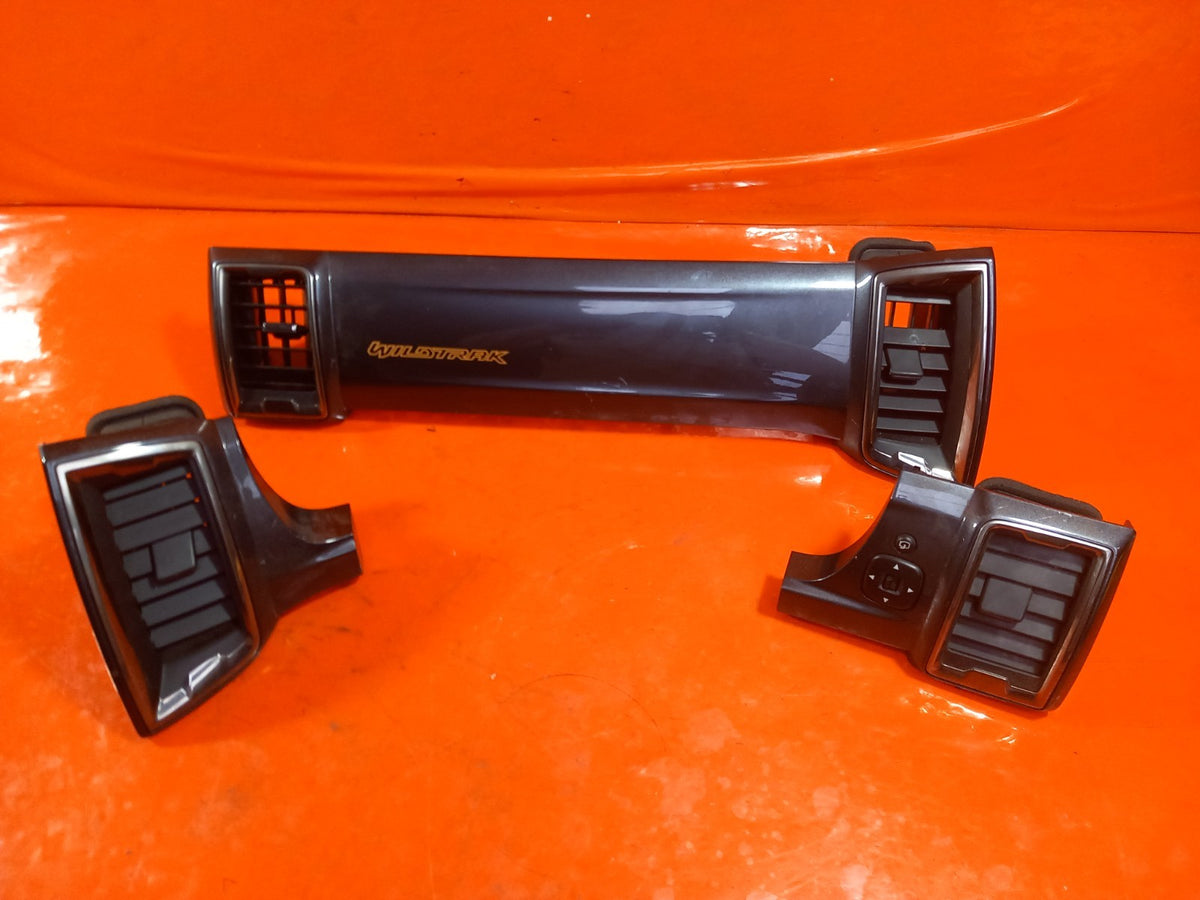 2021 Ford Ranger Wildtrak Dashboard Air Vents JB3B-21044K54-AA Warranty A418 - Image 1