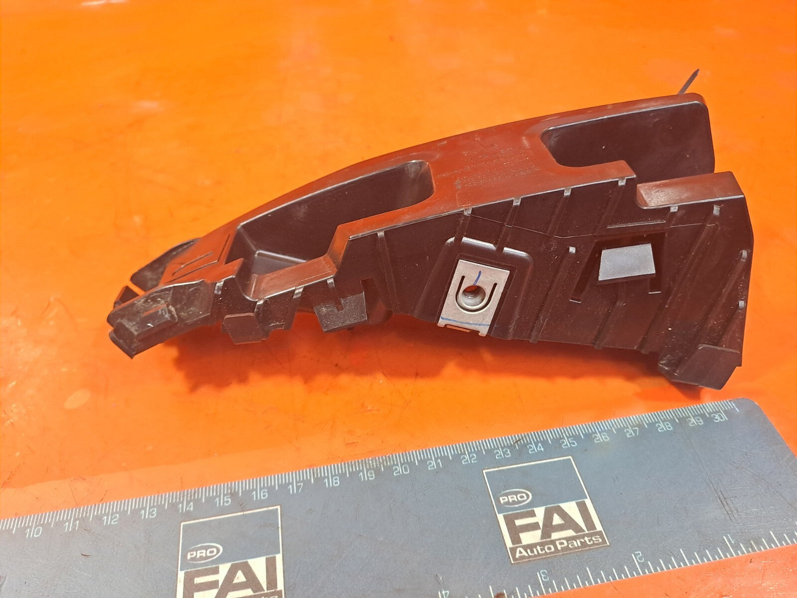 2024 TESLA MODEL 3 LONG REAR RIGHT TAIL LIGHT BRACKET 1757100-00-D A207 - Image 5