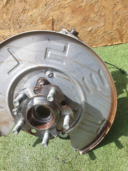 ✅2022 TESLA MODEL Y REAR LEFT WHEEL HUB 1044665-00-C + WARRANTY A172 - Image 4