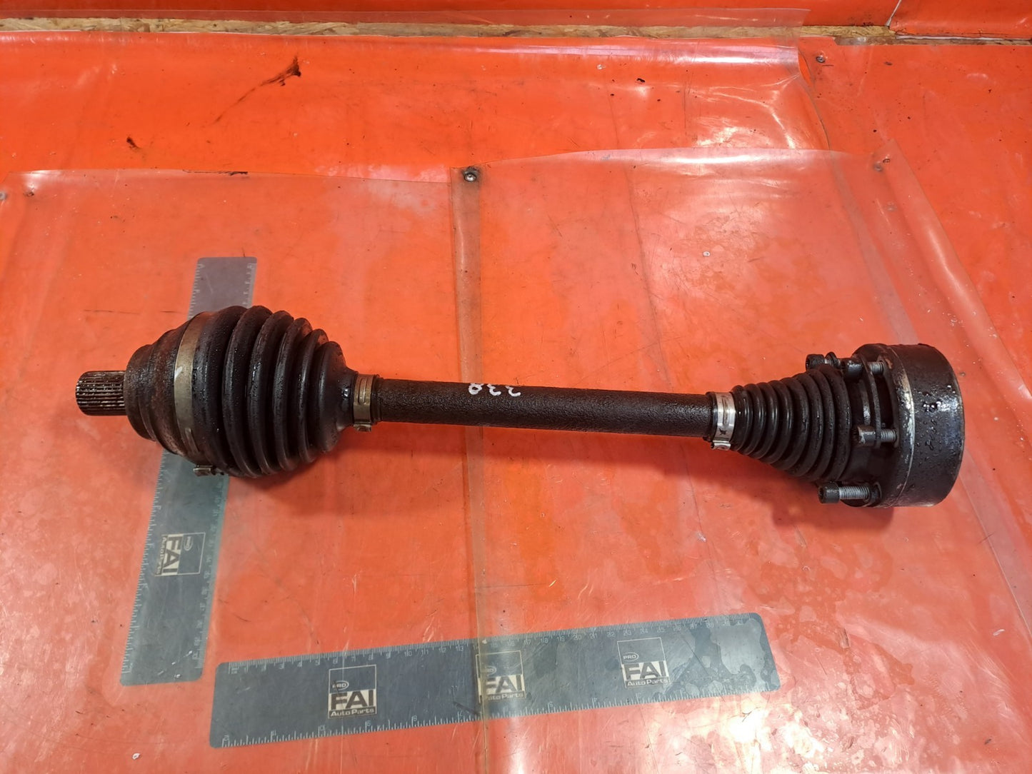 ✅AUDI A3 1.6 DIESEL 2013 FRONT LEFT MANUAL DRIVESHAFT Warranty A338 - Image 1