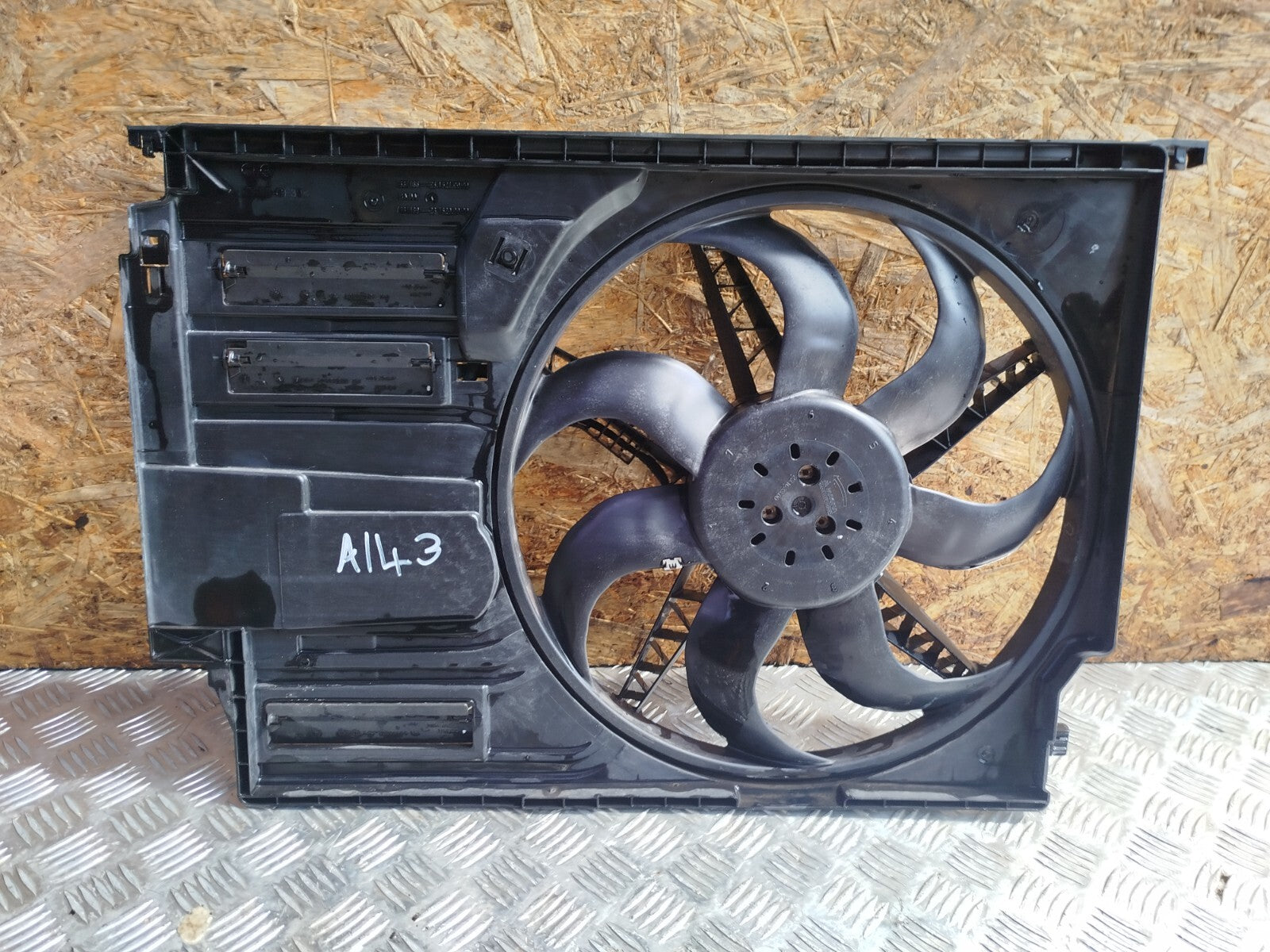 ✅BMW 216D Se А45 2 Series 2015 1.5 Diesel Radiator Cooling Fan 7617608 7636069 - Image 1
