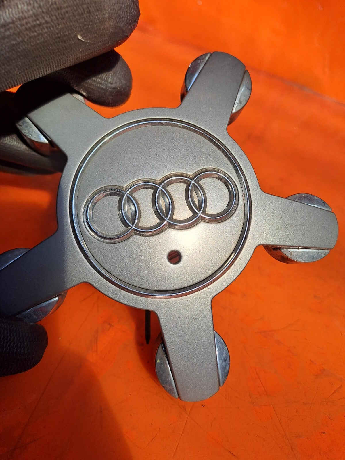 ✅Audi A5 S Line 2010 2.0 Petrol ALLOY WHEEL CENTRE CAPS 3x 4F0601165N 4F0601155N - Image 4