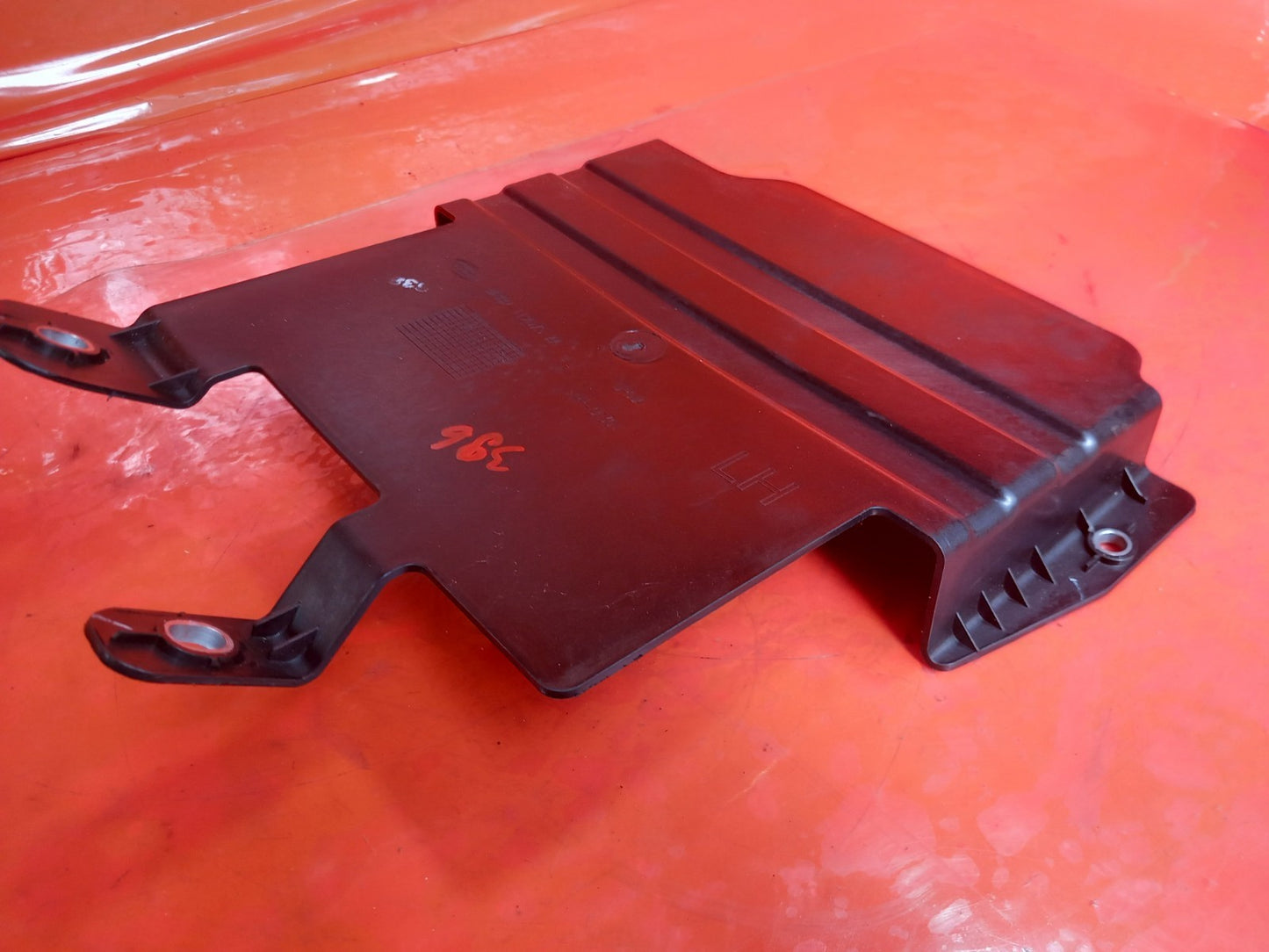 Land Rover Defender L663 3.0 Diesel 2025 Left Interior Part M8B2112D75AA A396 - Image 4