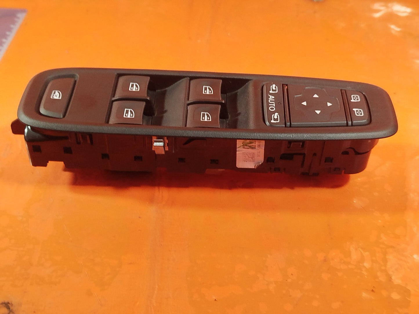 ✅2024 DACIA DUSTER JOURNEY FRONT RIGHT WINDOW SWITCH 255709019R + WARRANTY A364 - Image 2