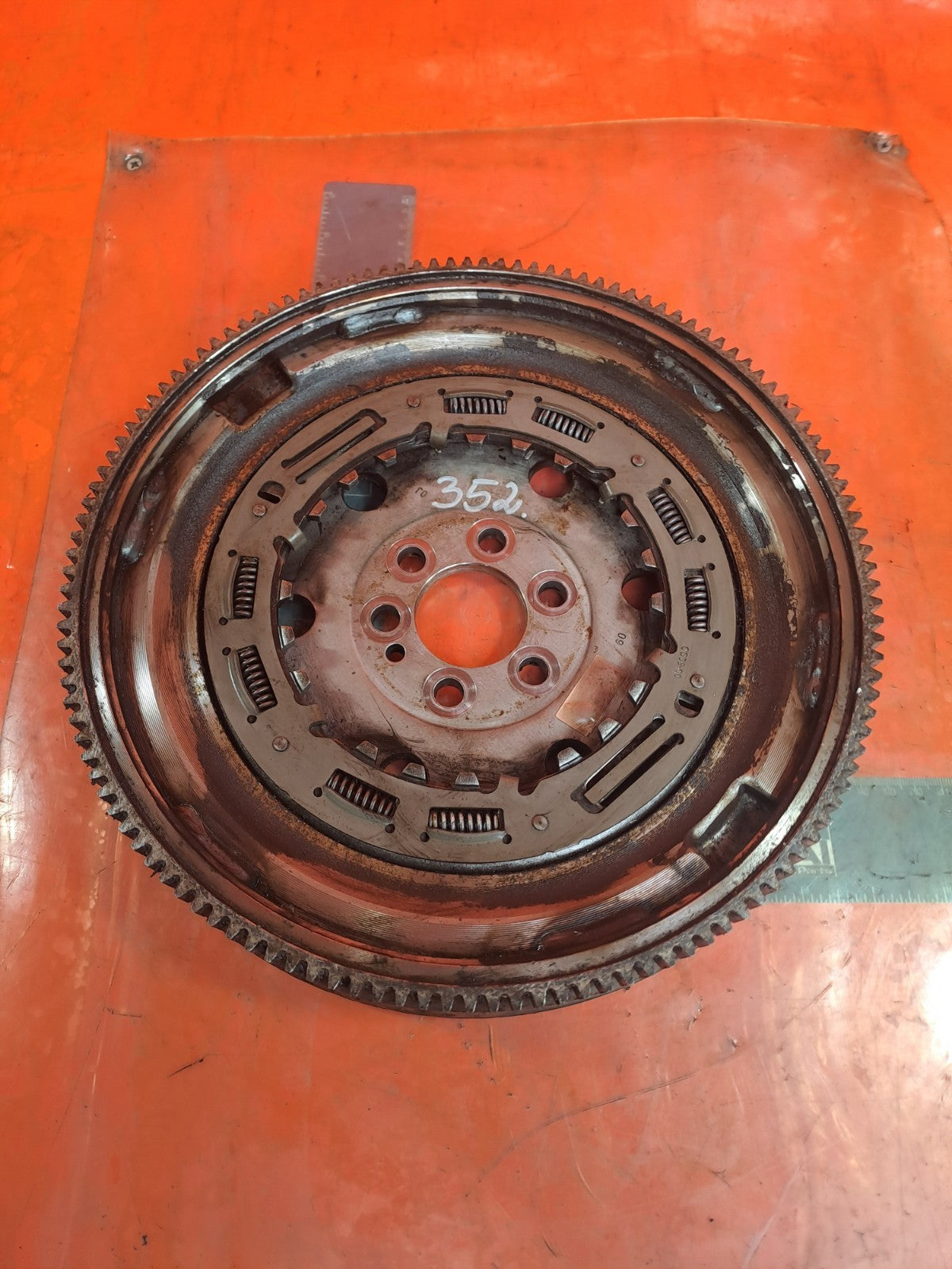 ✅VW GOLF STYLE MK8 1.5 PETROL 2020 AUTO DUAL MASS FLYWHEEL 04E105266K Warranty - Image 1