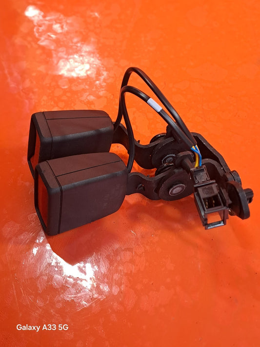 ✅2023 CUPRA FORMENTOR REAR DOUBLE SEAT BELT BUCKLE + WARRANTY A336 - Image 1