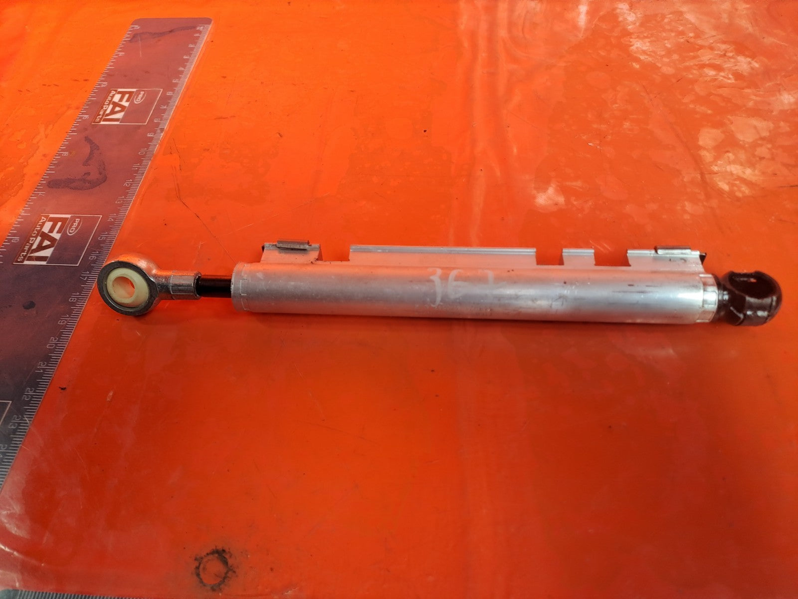 ✅BMW F33 420D M SPORT 2.0 DIESEL 2015 FOLDING ROOF HYDRAULIC CYLINDER STRUT A367 - Image 2