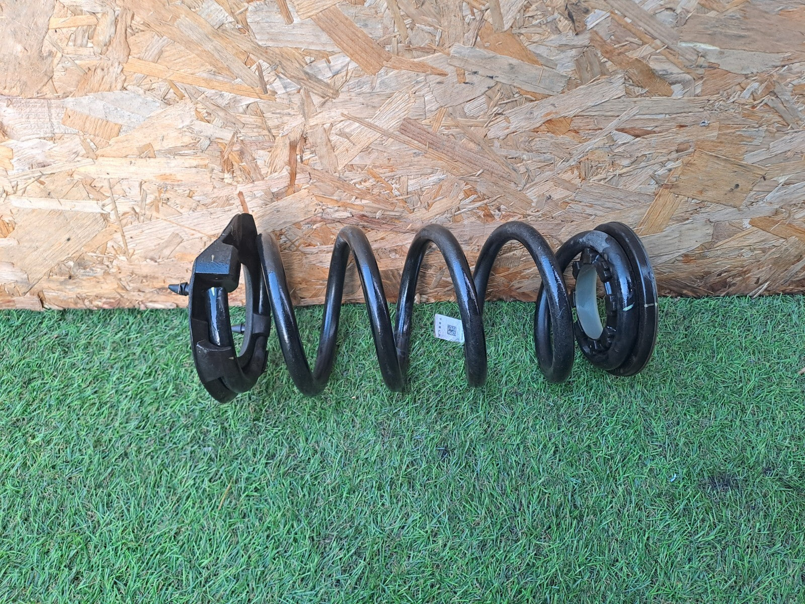 2024 TESLA MODEL 3 LONG REAR LEFT COIL SPRING 1344472-00-B + WARRANTY A207 - Image 4