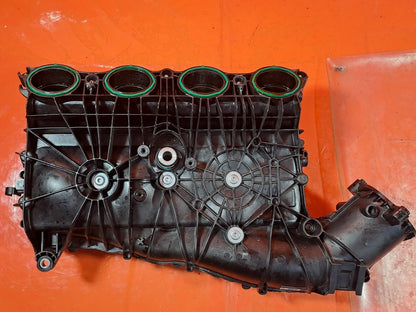 ✅BMW G20 330E 2.0 PETROL 2023 AIR INTAKE MANIFOLD 8647975 Spares Only Crack  - Image 2