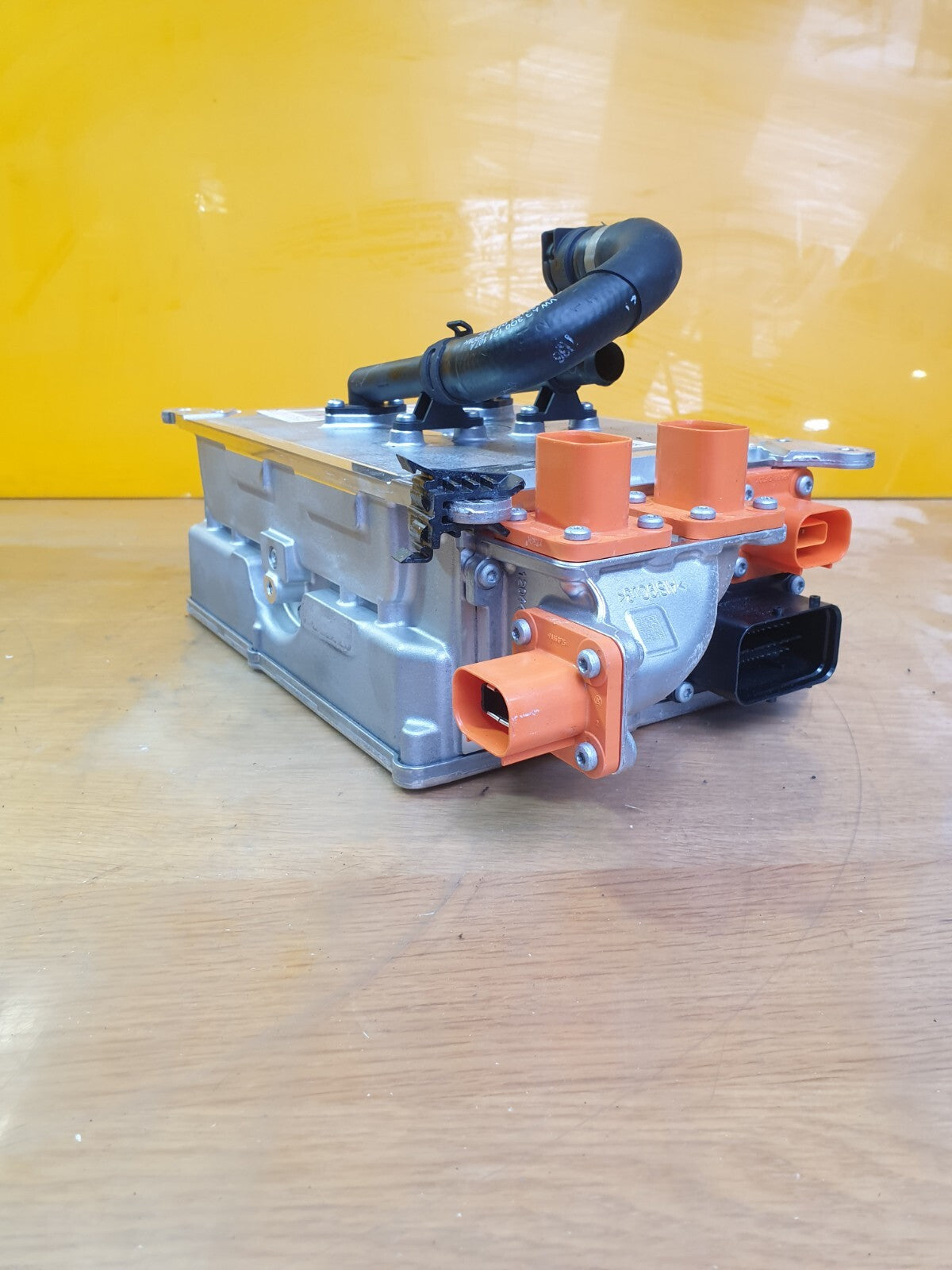ebay-src:https://i.ebayimg.com/00/s/mtywmfgxmjaw/z/yfuaaosw61lmyocj/$_57.jpg