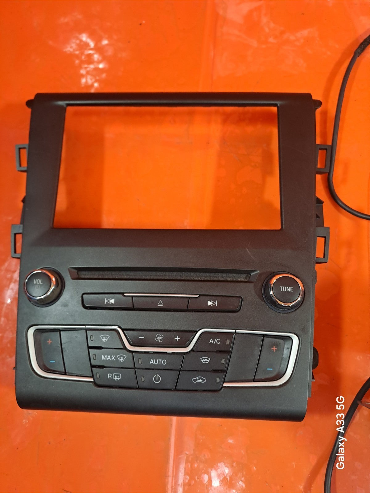✅FORD MONDEO 2.0 DIESEL 2015 DISPLAY SCREEN & HEATER CLIMATE CONTROL PANEL A308 - Image 9