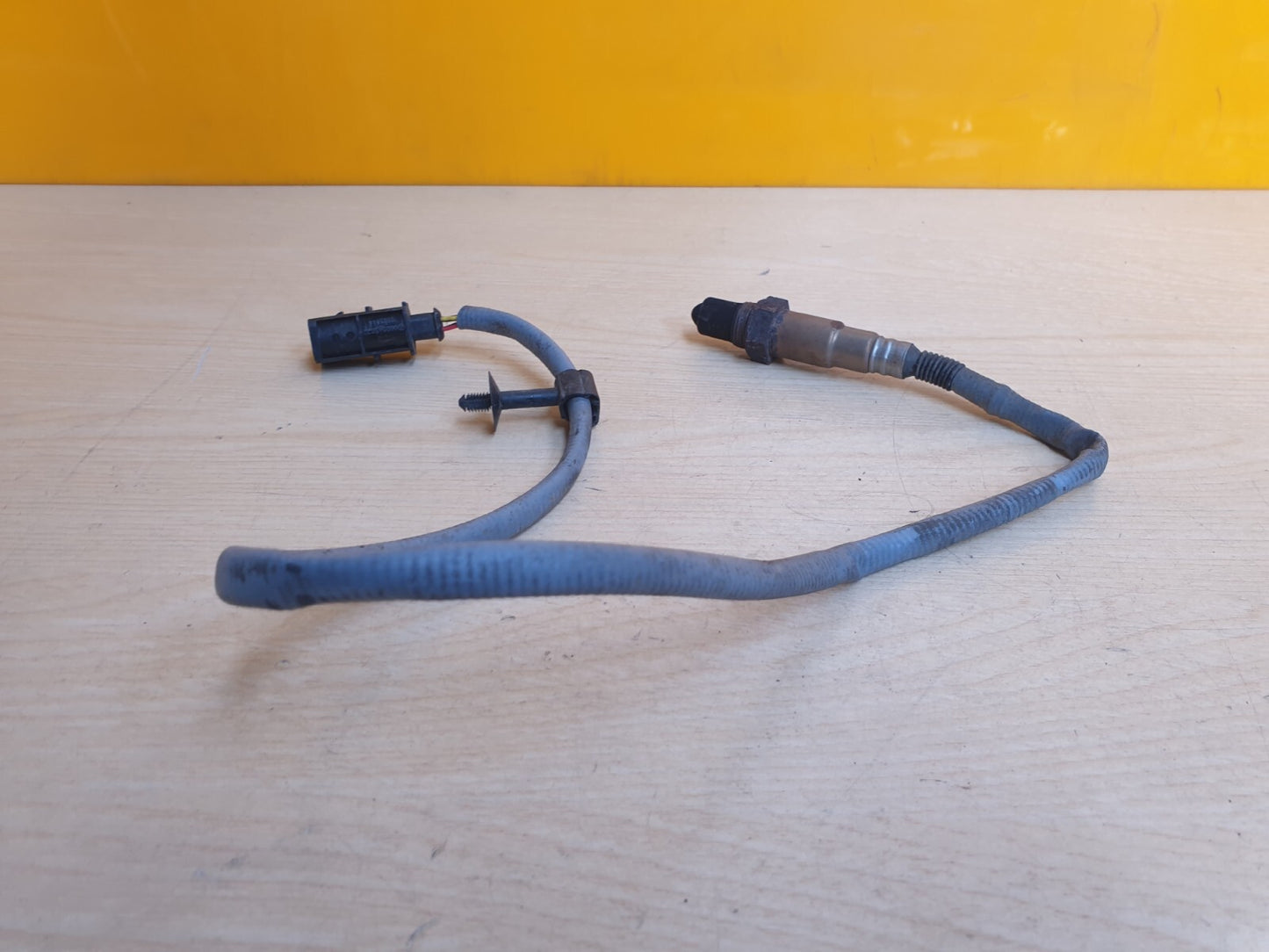 2014 MERCEDES B180 W246 1.5 DIESEL LAMBDA OXYGEN SENSOR A0009058111 A038 - Image 2