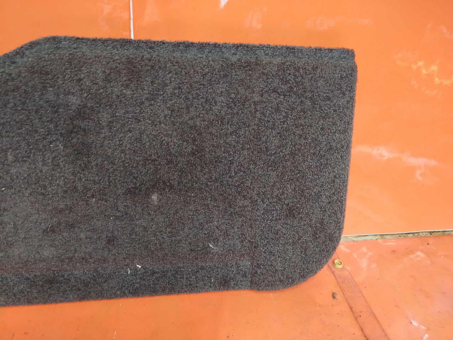 ✅RANGE ROVER VOGUE L322 4.4 PETROL 2005 TAILGATE LOWER CARPET PANEL 5149-8264012 - Image 2