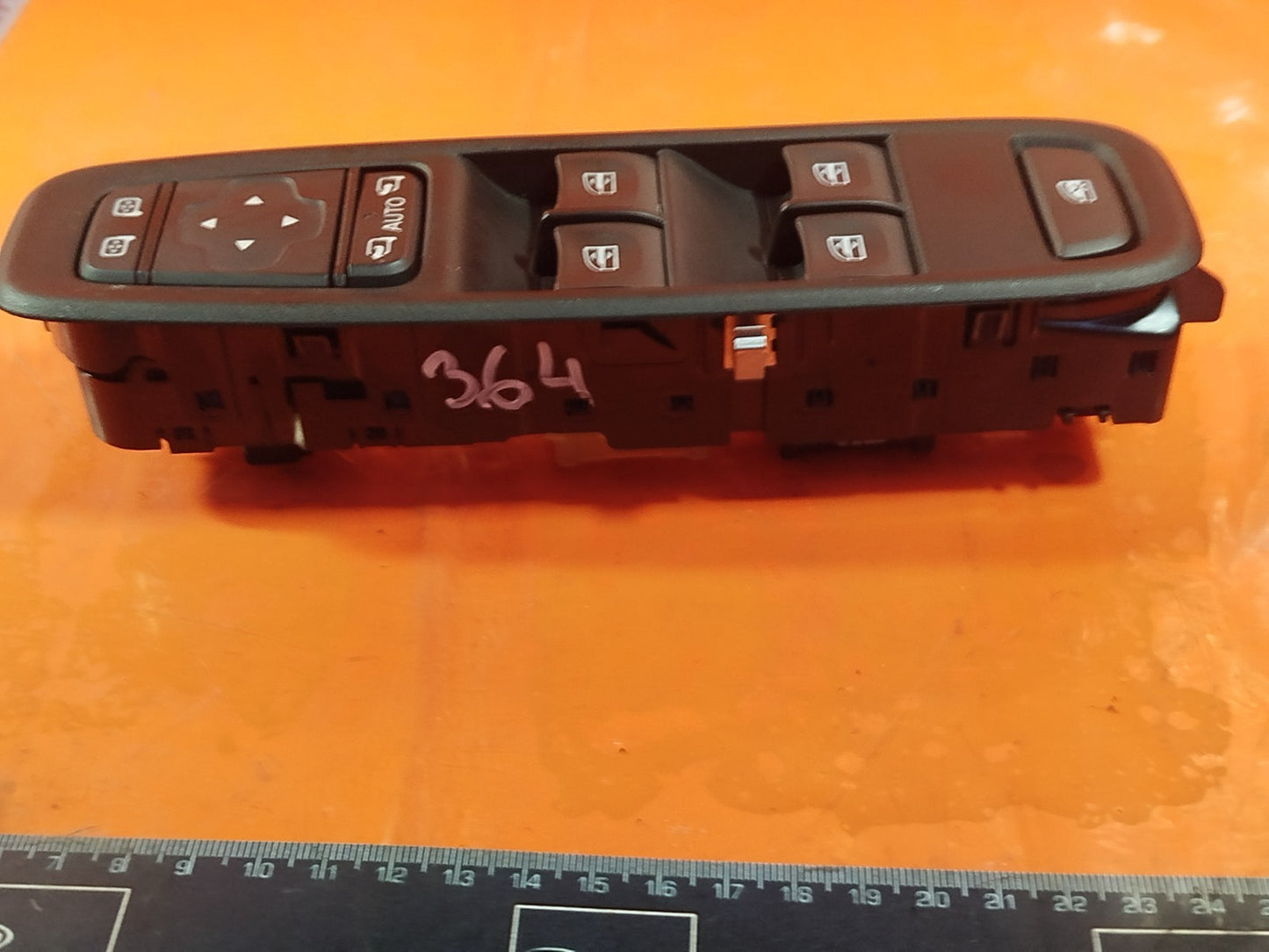 ✅2024 DACIA DUSTER JOURNEY FRONT RIGHT WINDOW SWITCH 255709019R + WARRANTY A364 - Image 4