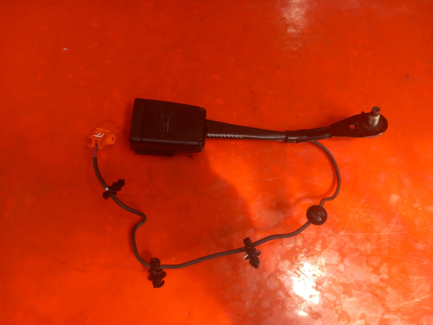 2025 Land Rover Defender L663 Front Left Seat Belt Buckle FK72-61208-AD A396 - Image 9