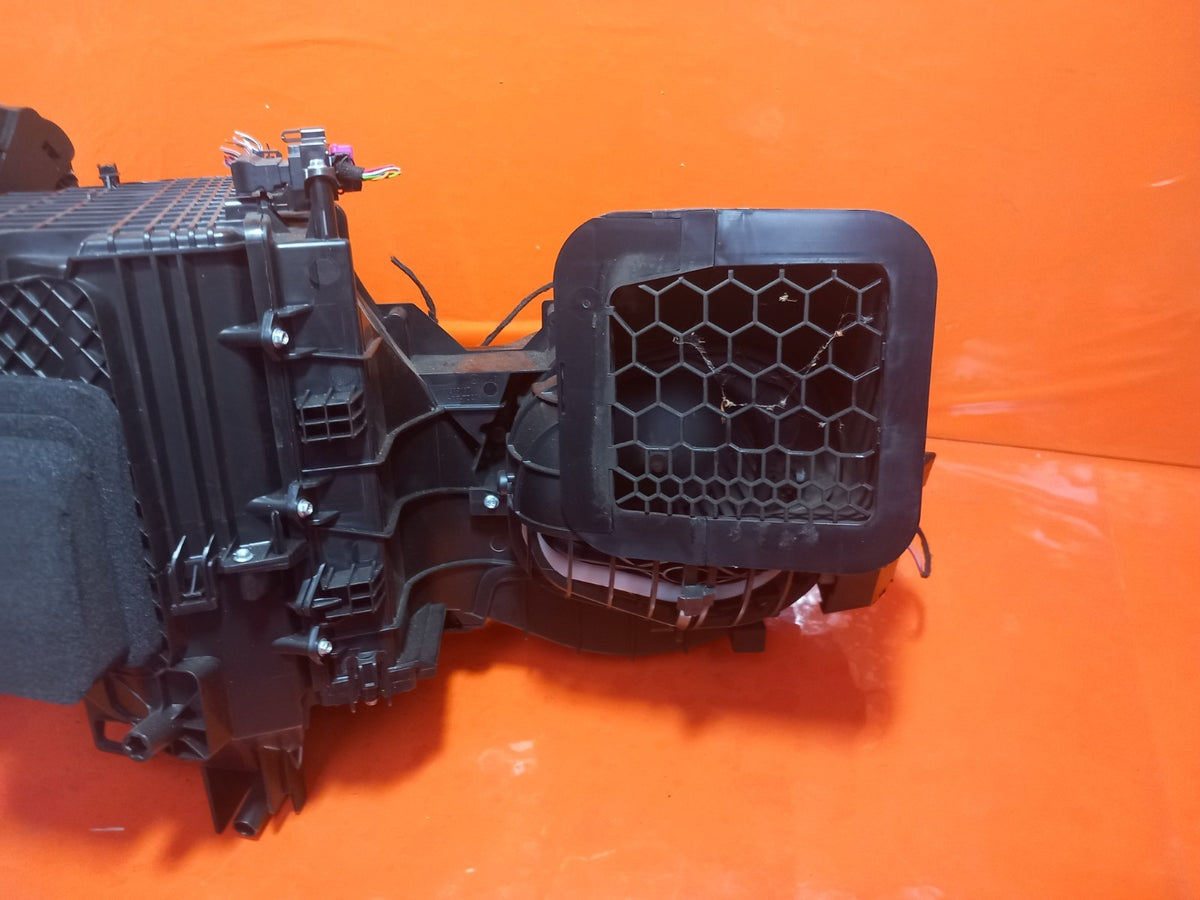 VW Transporter T30 2.0 Diesel 2021 Heater Matrix Box Warranty A412 - Image 11