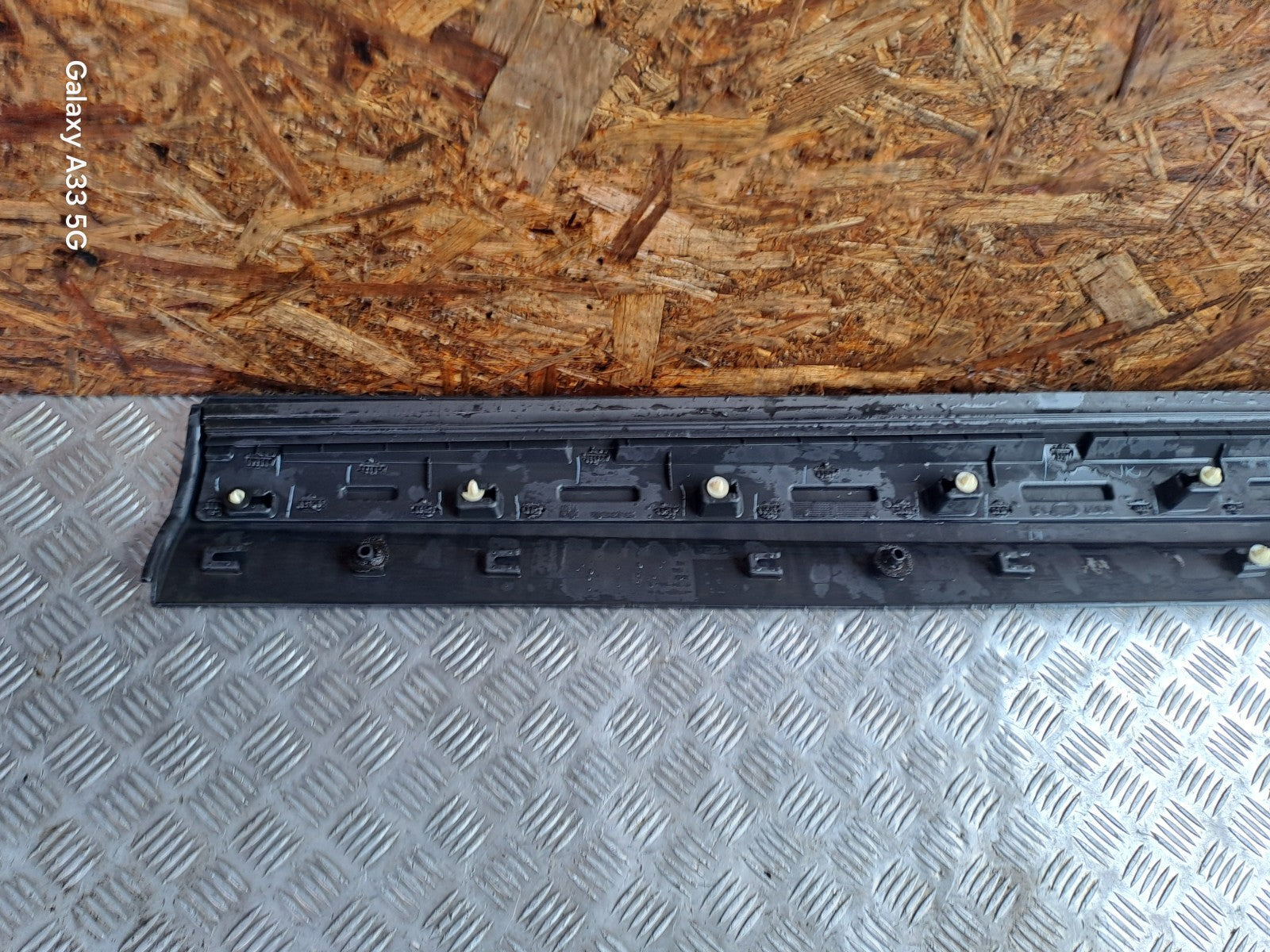 ✅Land Rover Discovery 2.0D 2018 FRONT LEFT DOOR MOULDING HY32-21065-AD Warranty - Image 6