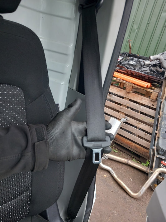 2023 Maxus Deliver 9 Front Left Passenger Seat Belt Warranty A425 - Image 1