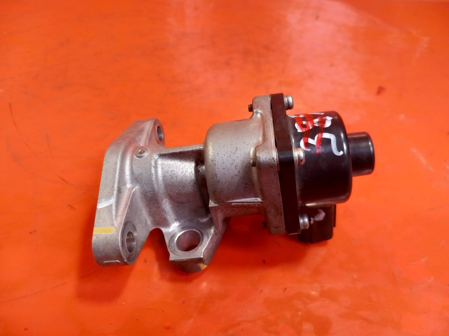 ebay-src:https://i.ebayimg.com/00/s/mtiwmfgxnjaw/z/kcmaaeswrbnqvmsh/$_57.jpg
