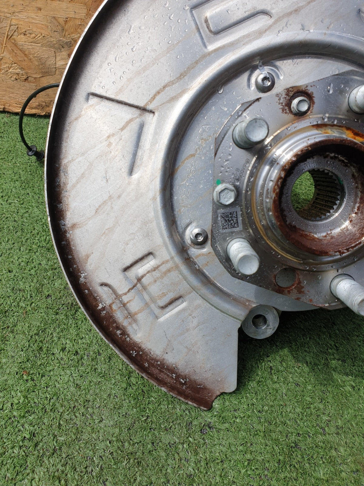 ✅2022 TESLA MODEL Y REAR RIGHT WHEEL HUB 1044666-00-C + WARRANTY A172 - Image 2