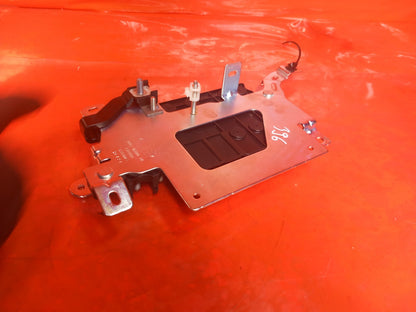 2025 Land Rover Defender L663 Power Distribution Fuse Box M8B2-14A004-PA A396 - Image 9