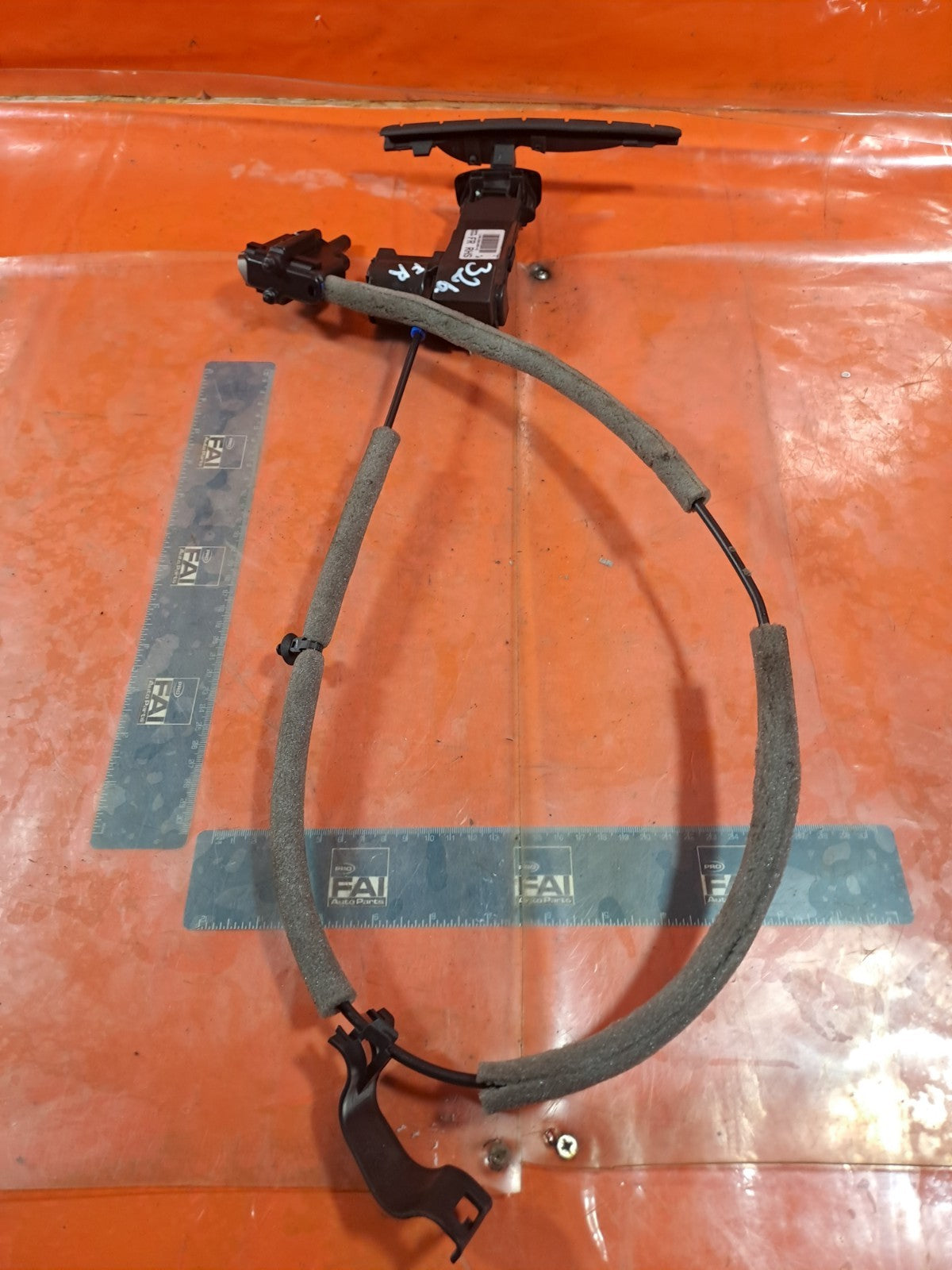 ✅FORD KUGA ST-LINE 2.5 PETROL 2025 FRONT RIGHT OPENING LIMITER LV4BS201A56AC - Image 1