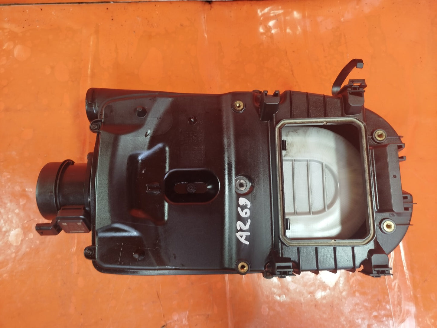 ✅Mercedes E-Class E250 W212 2.1 Diesel 2011 AIR FILTER BOX HOUSING A6510901101 - Image 2