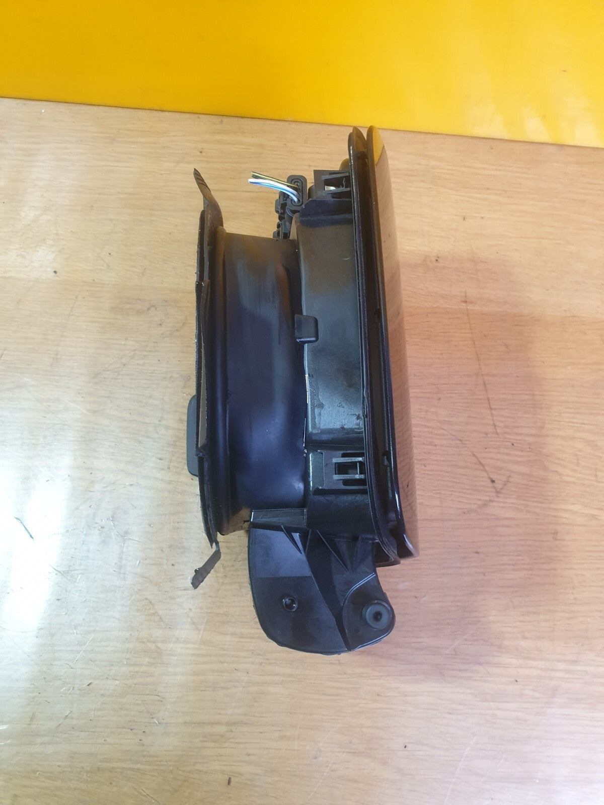 ✅2023 BMW I4 G26 E-DRIVE 40 M SPORT FUEL TANK FILLER FLAP BLACK 9323528 A190 - Image 11
