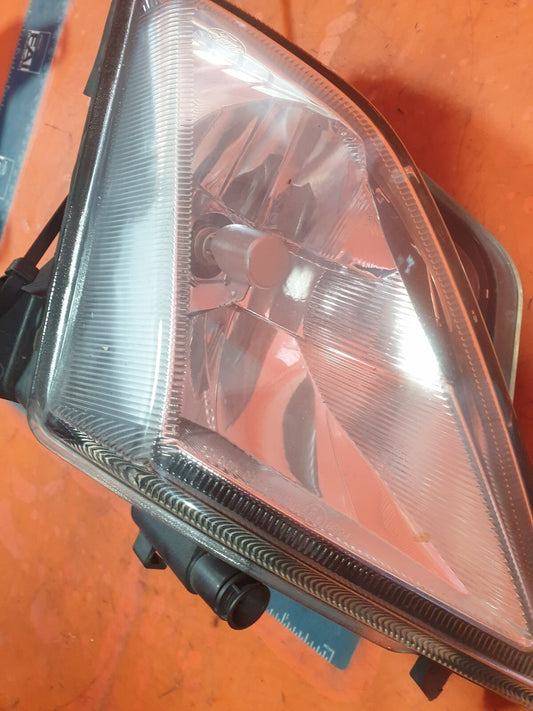 ✅Ford C-Max Zetec 1.0 Petrol 2018 FRONT RIGHT FOG LIGHT JX7B-13B220-DC Warranty - Image 2