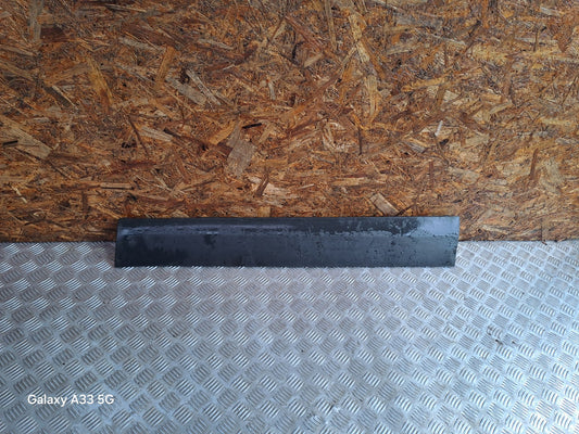 ✅Land Rover Discovery Sport Se Tech Td4 2.0 D 2016 FRONT RIGHT DOOR MOULDING - Image 1