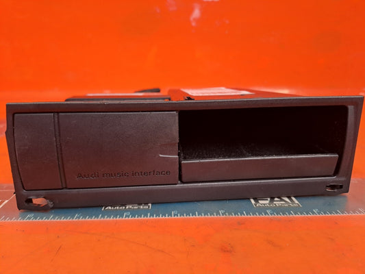 ✅AUDI A5 S LINE CABRIO 2.0 PETROL 2009 MEDIA INTERFACE CONTROL MODULE 8T0035785A - Image 2