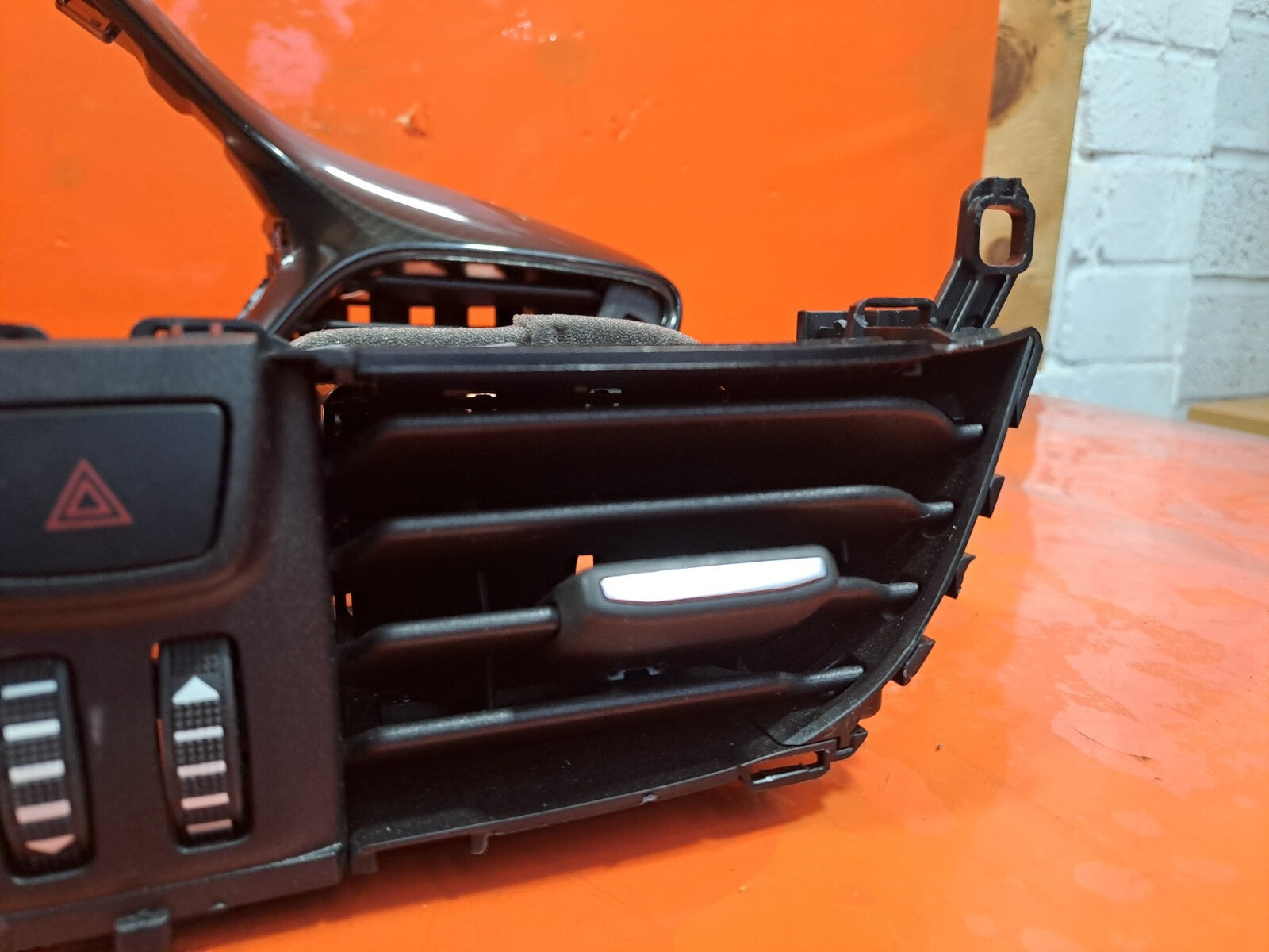 ✅Ford Fiesta St-Line 1.0 Petrol 2019 INSTRUMENT CLUSTER AIR VENT TRIM PANEL A251 - Image 9