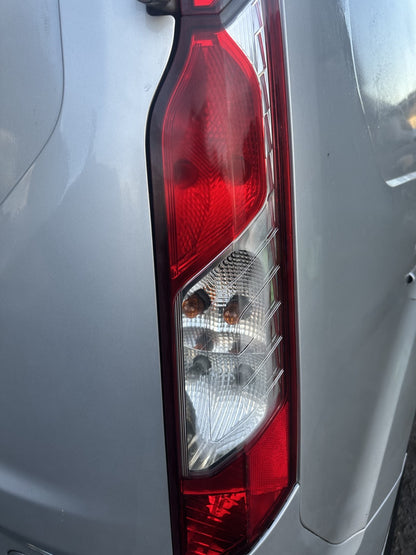 ✅2017 FORD TRANSIT CONNECT REAR RIGHT LOWER TAIL LIGHT DT11-13404-AD A369 - Image 3