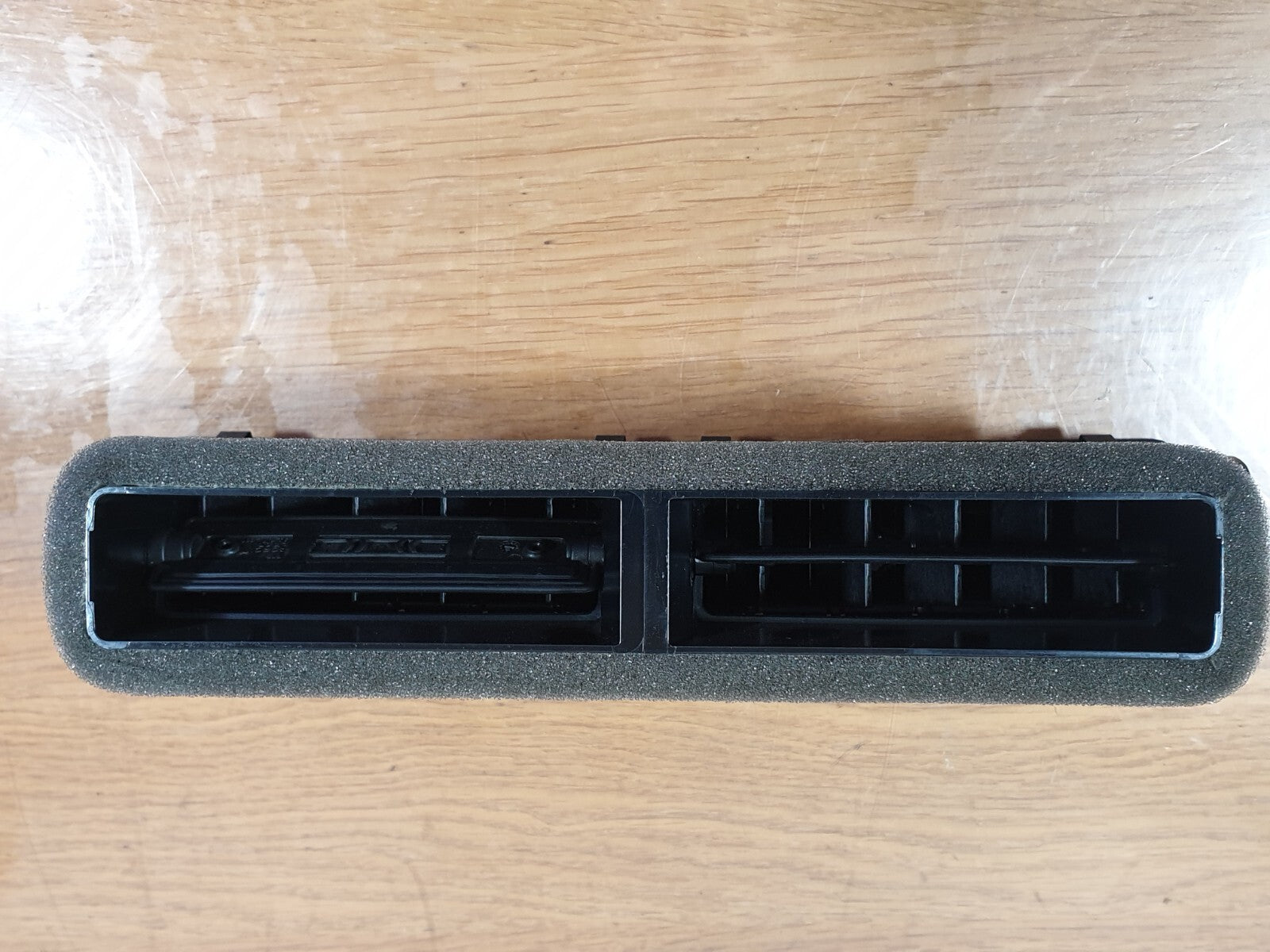 VW POLO MATCH 1.0 PETROL 2021 CENTER DASHBOARD AIR VENT 2G0819728 Warranty A214 - Image 2