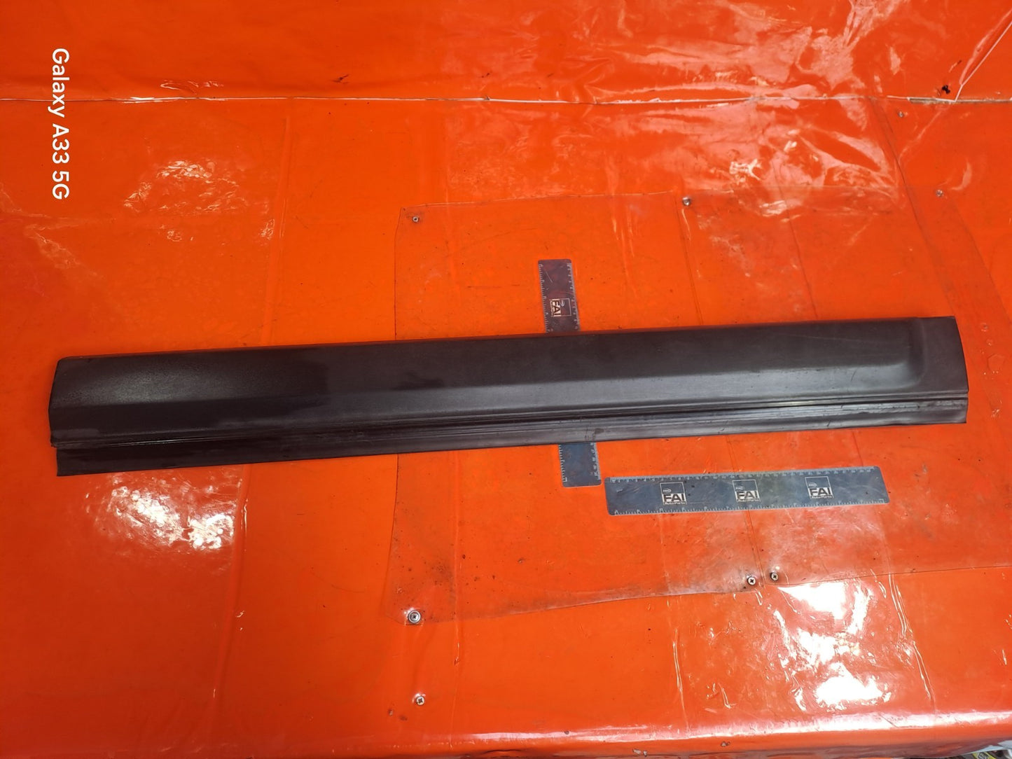 ✅2015 LAND ROVER DISCOVERY 4 L319 FRONT RIGHT LOWER DOOR MOULDING TRIM DGP000123 - Image 1