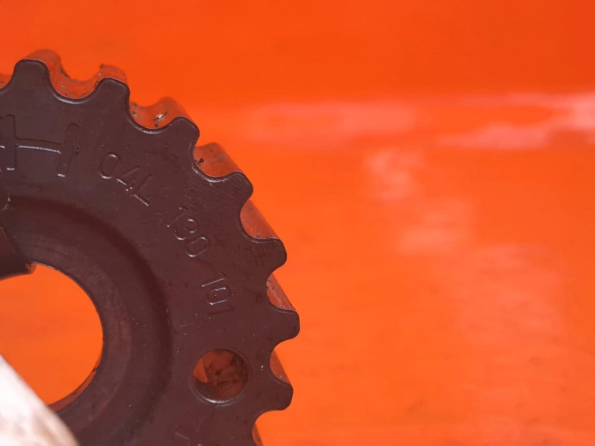 VW Transporter T6 2.0 Diesel 2016 Engine Fuel Pump Pulley 04L130101 A225 - Image 10
