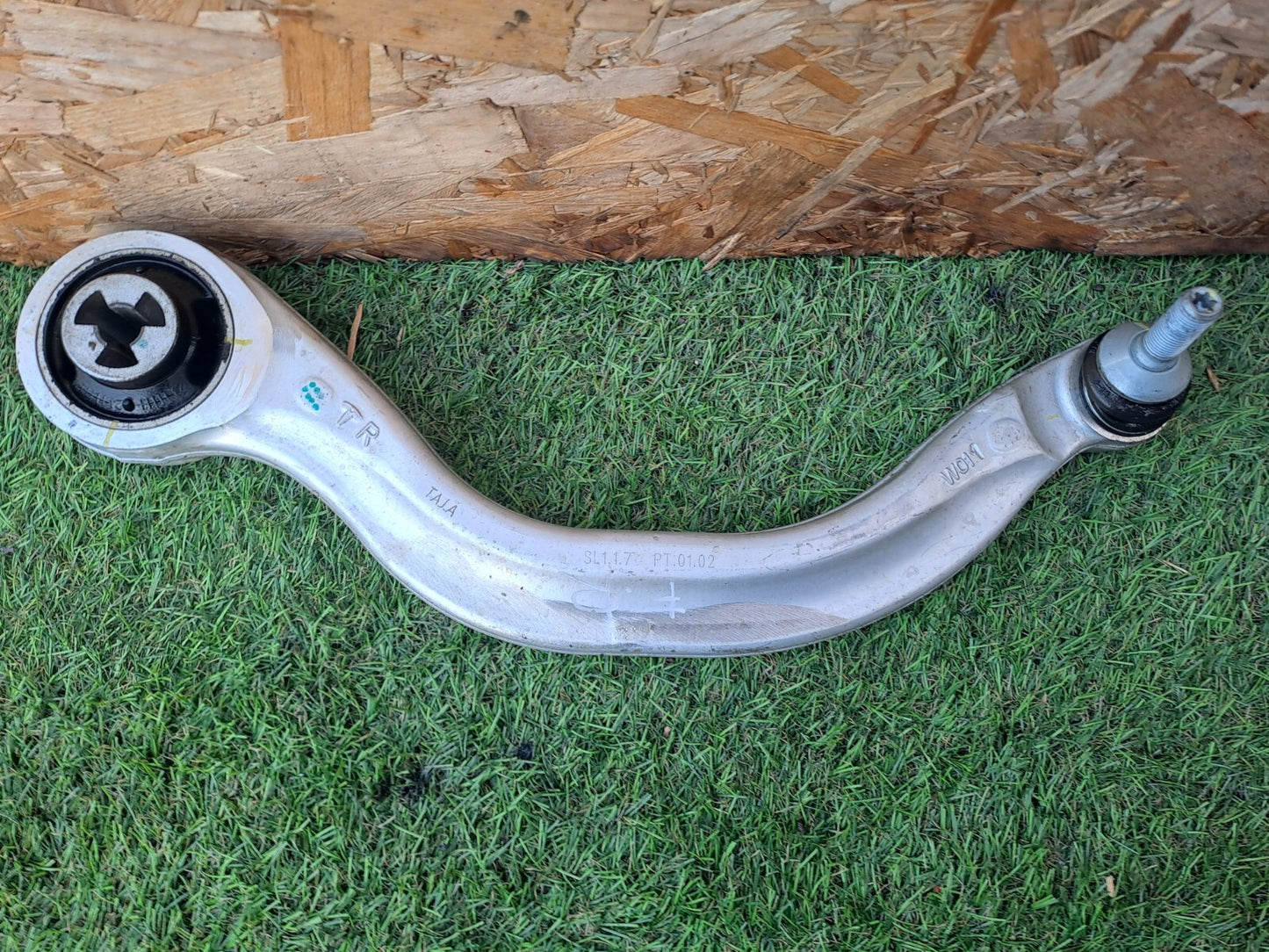 2024 TESLA MODEL 3 LONG FRONT RIGHT SUSPENSION CONTROL ARM 1344359-00-A A207 - Image 9