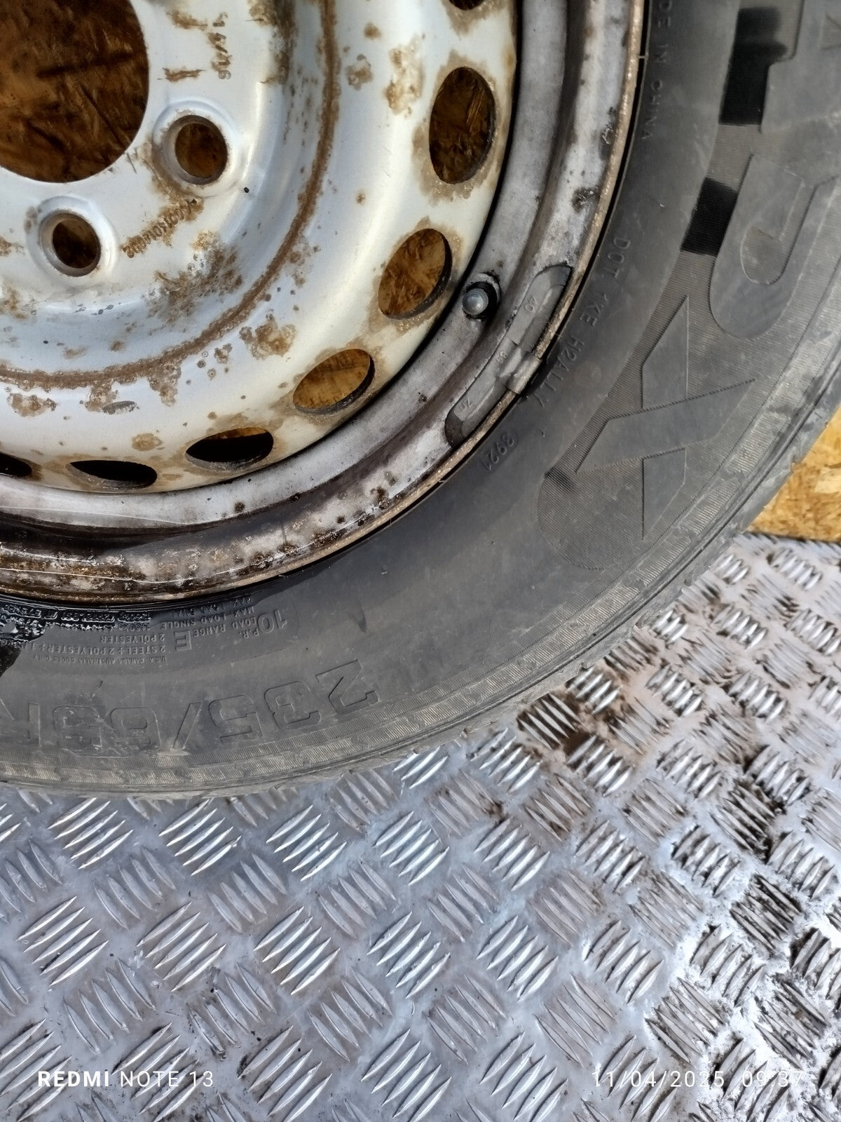 ✅VW CRAFTER CR35 2.0 DIESEL 2017 ALLOY WHEEL WITH TYRE 235/65 R16С A0014014802 - Image 5