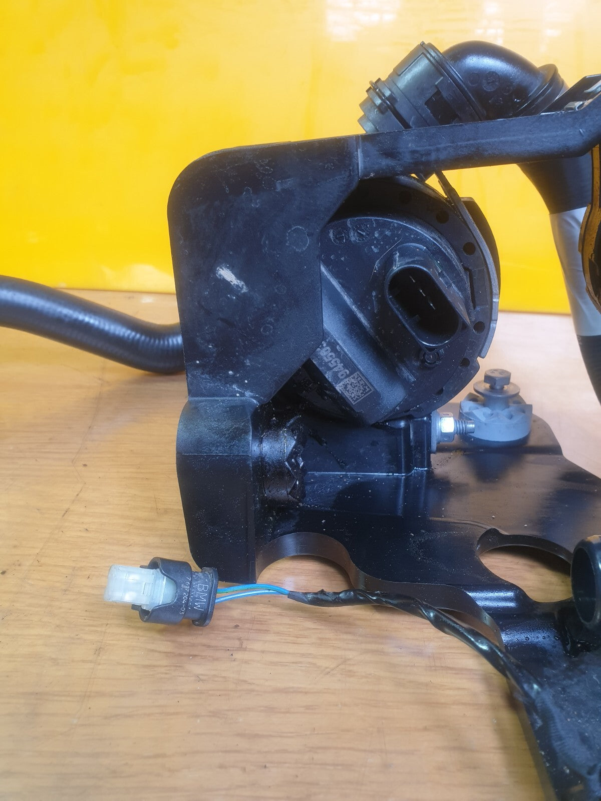 ebay-src:https://i.ebayimg.com/00/s/mtywmfgxmjaw/z/uniaaoswvgrma-qb/$_57.jpg