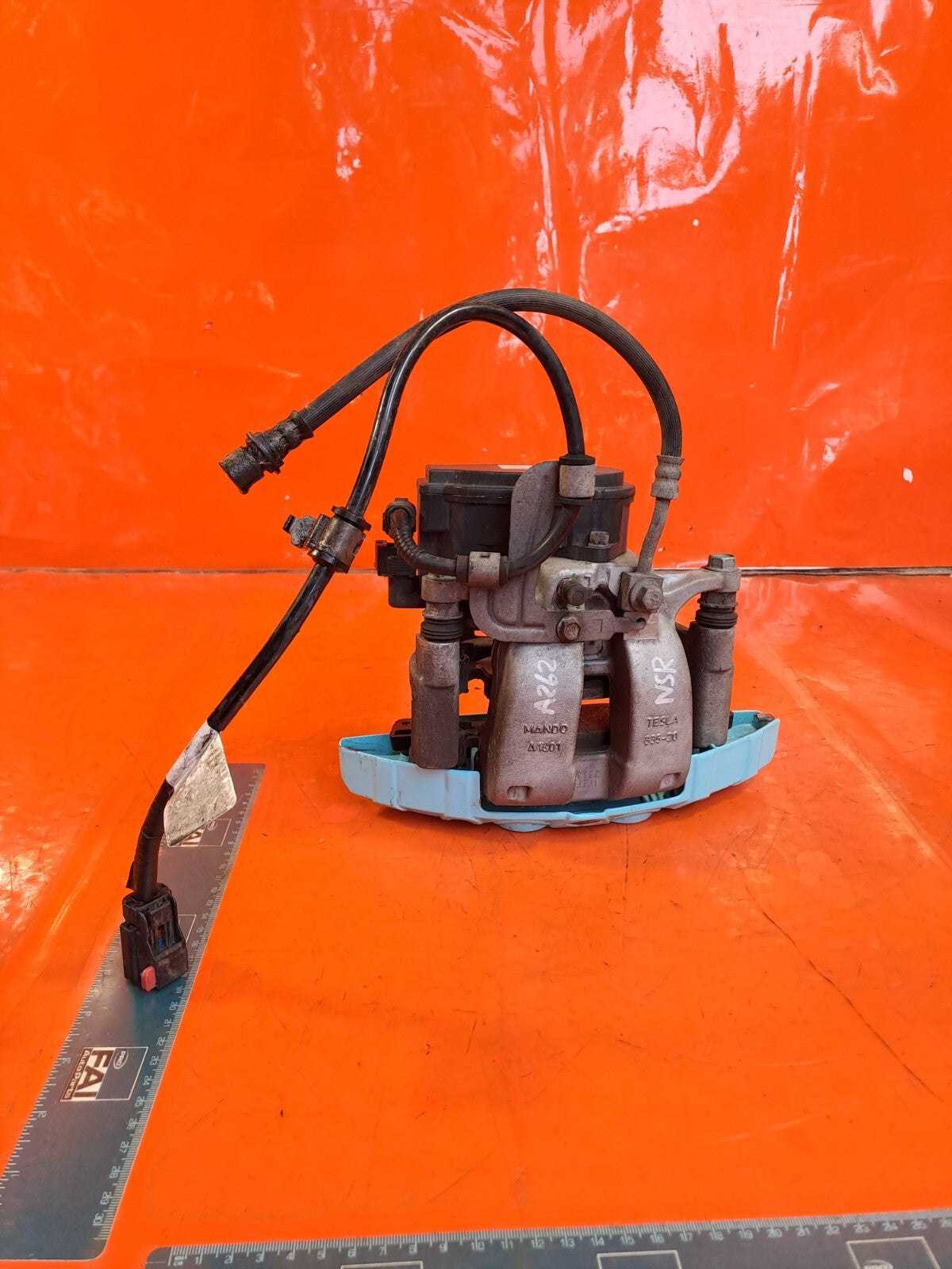 ✅TESLA MODEL 3 LONG RANGE 2020 REAR LEFT BRAKE CALIPER 1044623-00-H Warranty - Image 2