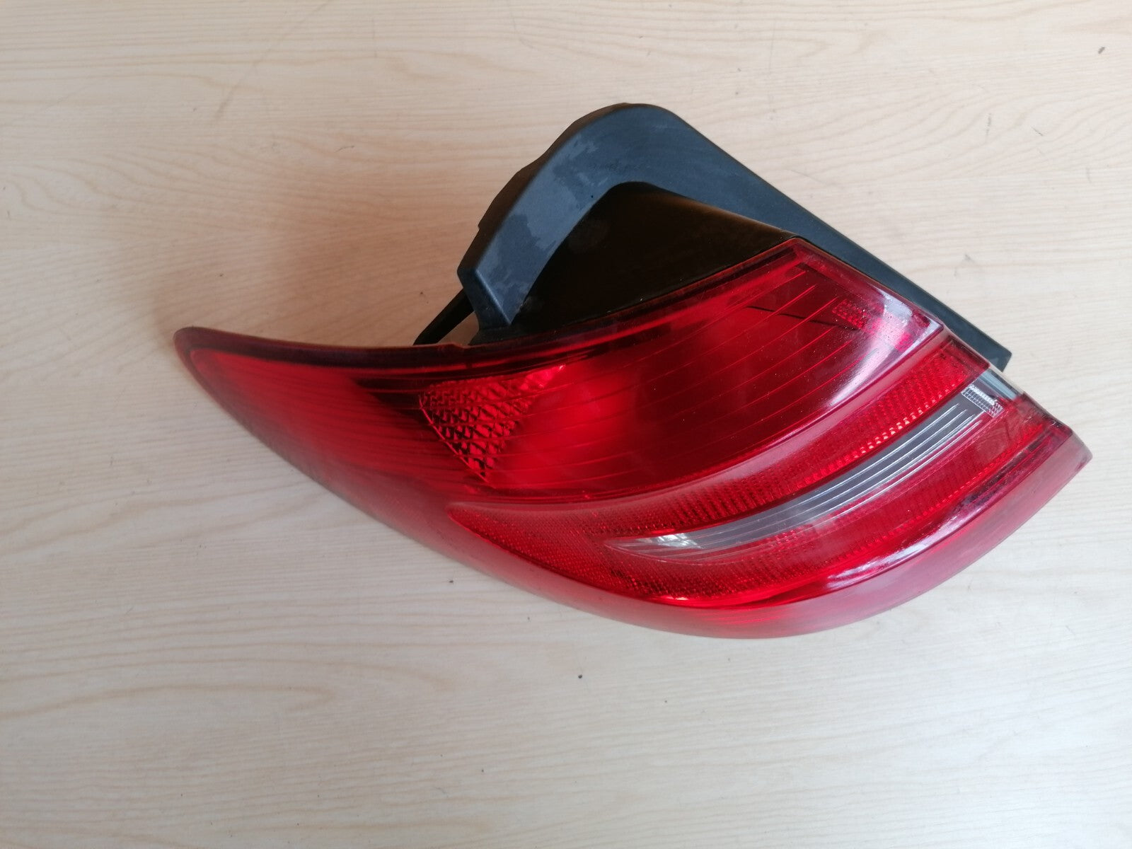 MERCEDES B180 W246 1.8 DIESEL 2012 PASSENGER SIDE REAR LIGHT A2468200164 A037 - Image 3