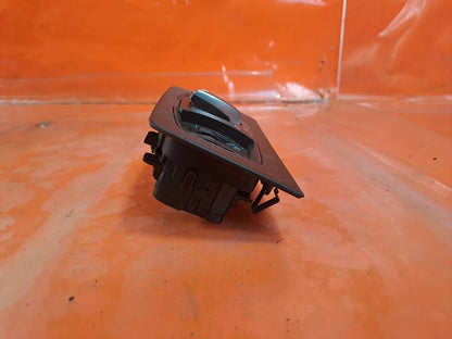 ebay-src:https://i.ebayimg.com/00/s/mtiwmfgxnjaw/z/qhyaaesw6whpppx0/$_57.jpg