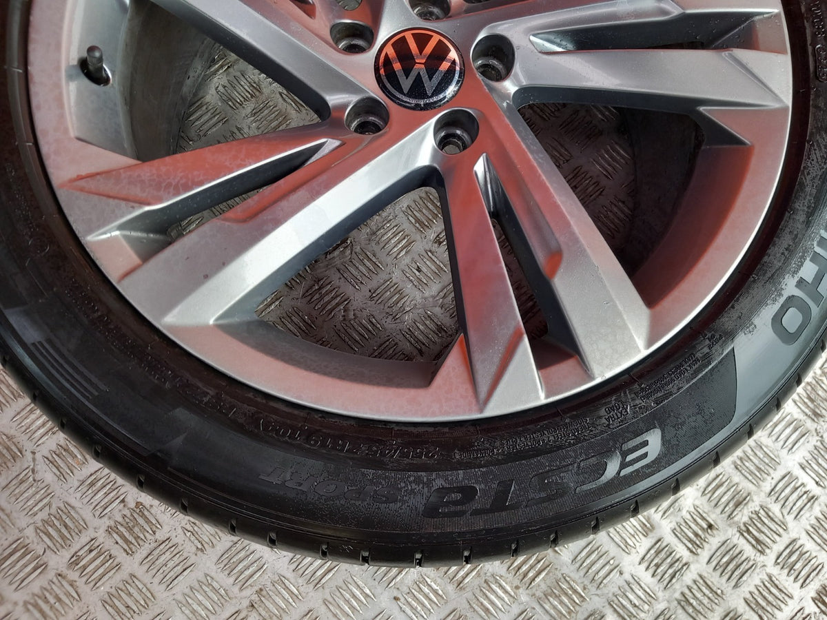 VW Tiguan 2016-2024 Alloy Wheel with Tyre 255/45 ZR19 5NA601025AM xAA - Image 6
