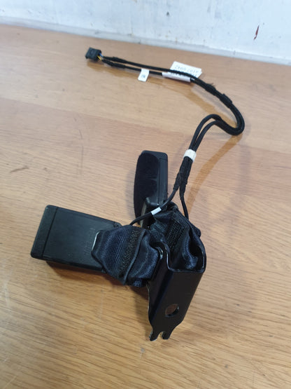 ✅2020 PEUGEOT 208 ALLURE EV REAR TWIN DOUBLE SEAT BELT BUCKLE 640351200C A197 - Image 9