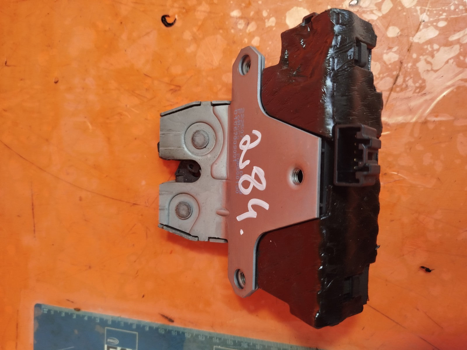 ✅LAND ROVER RANGE ROVER L320 2.7 DIESEL 2007 TAILGATE LOCK CATCH FQR500130 A284 - Image 6