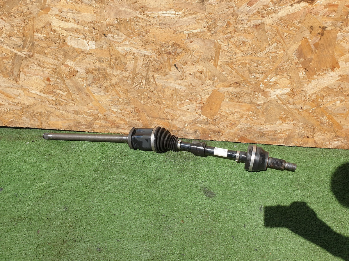 2022 Range Rover Evoque L551 1.5 Petrol Rear Left Auto Driveshaft L8D2-4K139-AD - Image 8